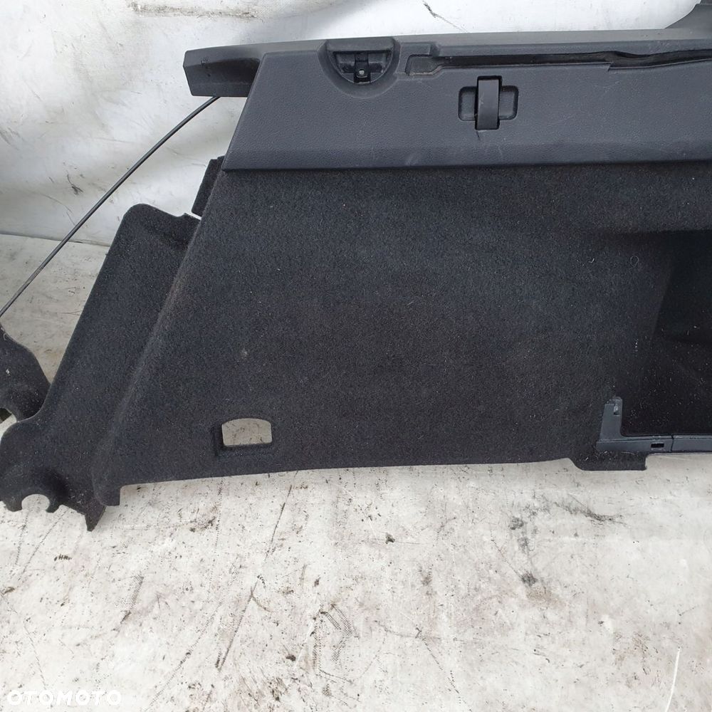 tapicerka bagażnika VW Passat B8 kombi - 4