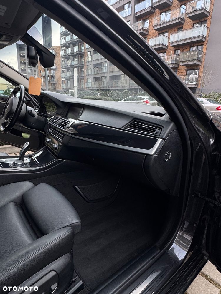 BMW Seria 5 520d Luxury Line - 15