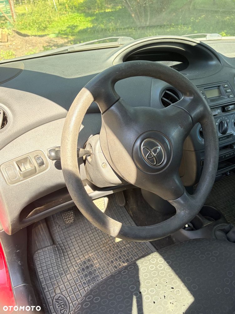 Toyota Yaris 1.0 Base - 8