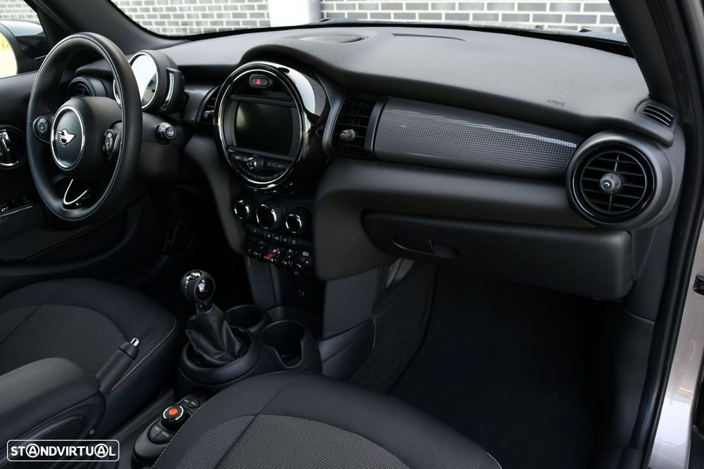 MINI 5 Portas Cooper Sport Edition - 24
