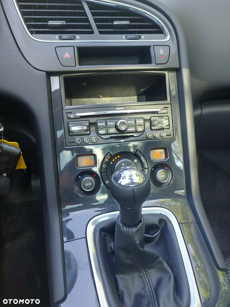 Peugeot 5008 1.6 THP Business Line - 12