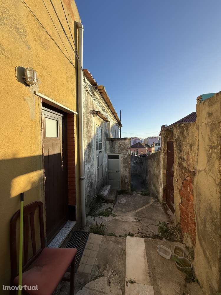 Moradia T5 Remodelação Total nas Lopas, Agualva - Cacém - Grande imagem: 3/10