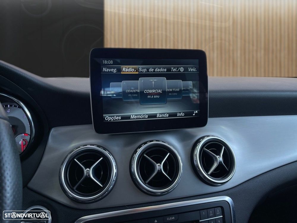 Mercedes-Benz GLA 200 d AMG Line - 3