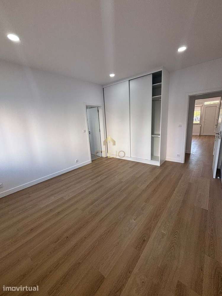 Apartamento T3 Santa Iria de Azoia ( Alto da Eira ) - Grande imagem: 3/25