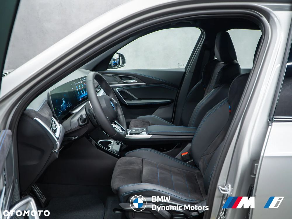 BMW iX1 eDrive20 M Sportpaket - 18