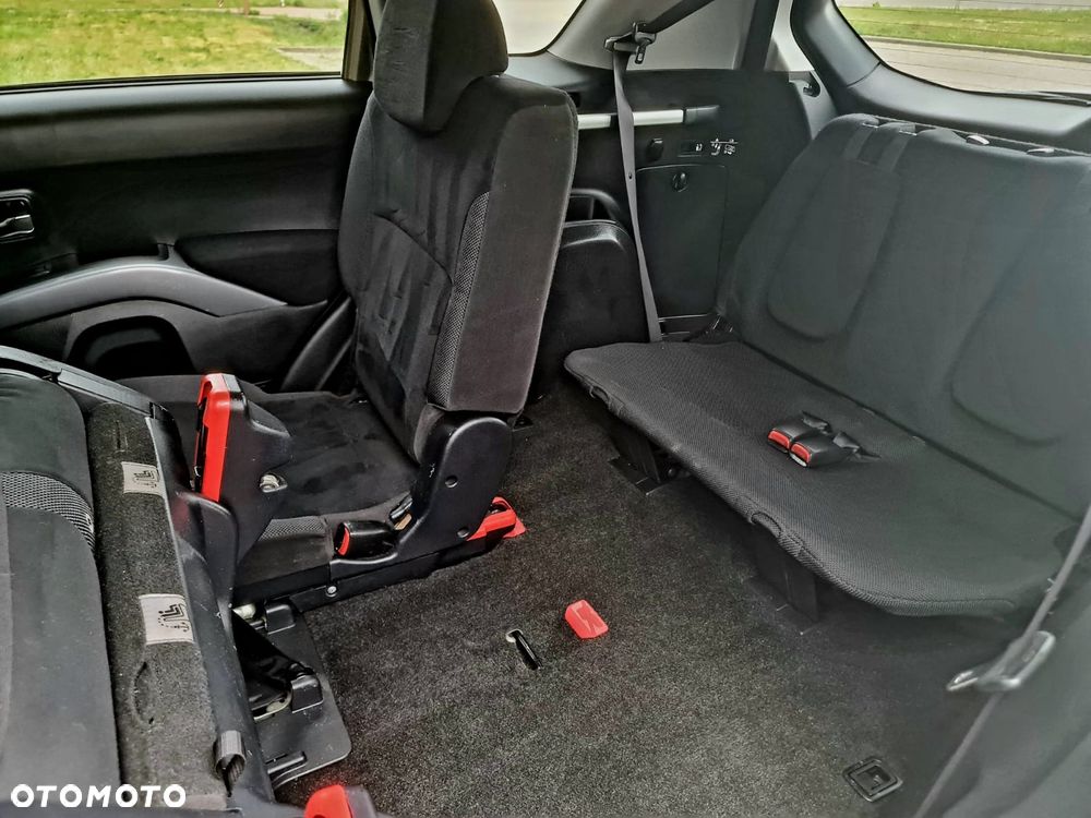 Mitsubishi Outlander 2.4 4WD Invite - 28