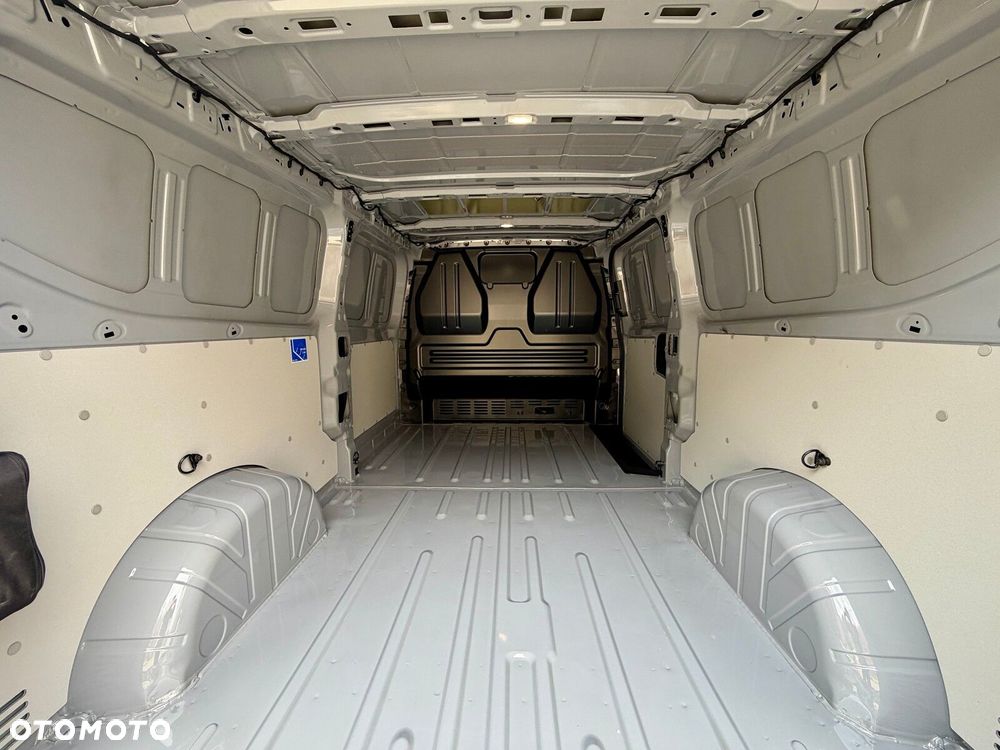 Volkswagen Transporter Furgon silnik: 2,0 l TDI 150 KM / skrzynia biegów: 6-biegowa manualna rozstaw osi: 3500 mm - 17