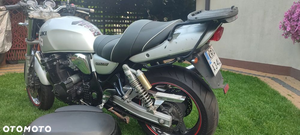 Suzuki GSX - 18