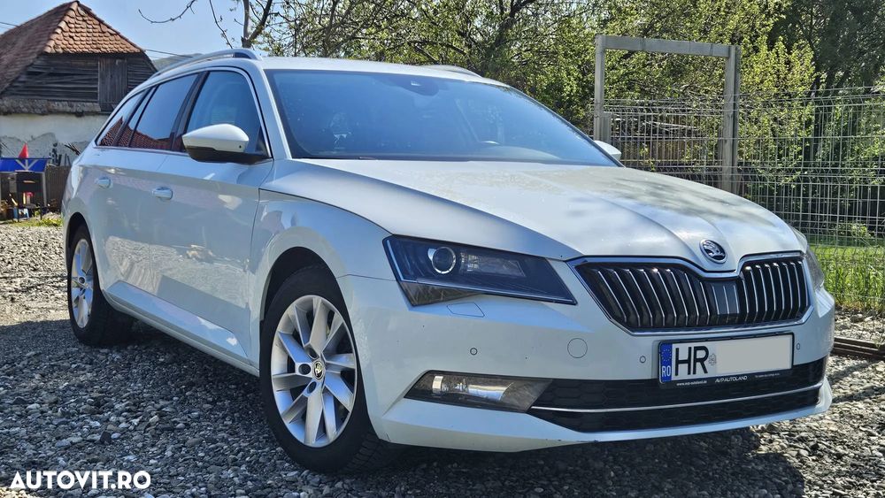 Skoda Superb 2.0 TDI DSG Premium Edition - 1