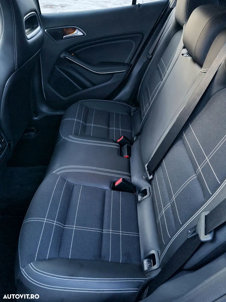 Mercedes-Benz GLA 200 d 4Matic 7G-DCT - 11