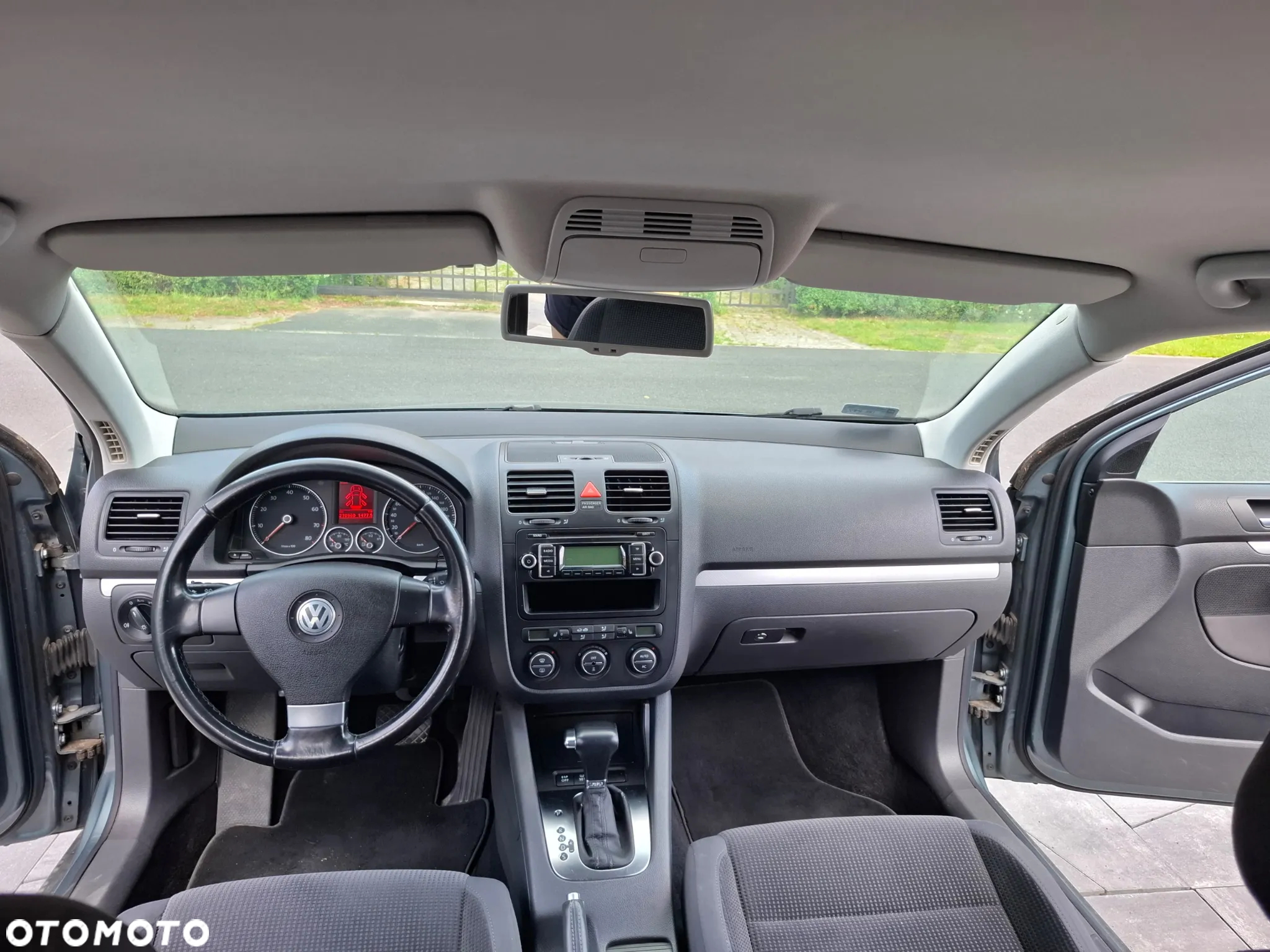 Volkswagen Golf - 6