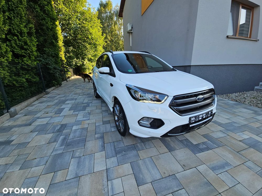 Ford Kuga 1.5 EcoBoost 2x4 ST-Line - 3