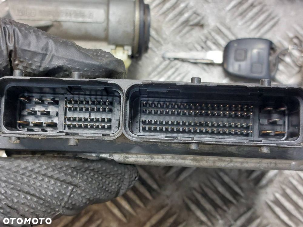 ZESTAW STARTOWY TOYOTA YARIS II 1.4 D4D 89661-0D452 0281012322 82730-52700 - 3