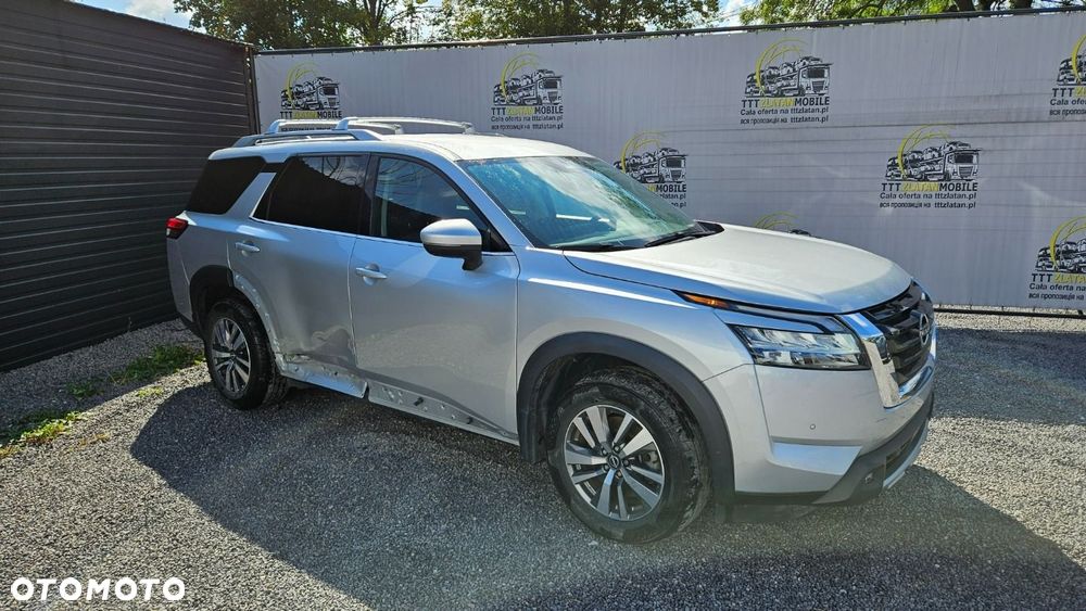 Nissan Pathfinder - 3