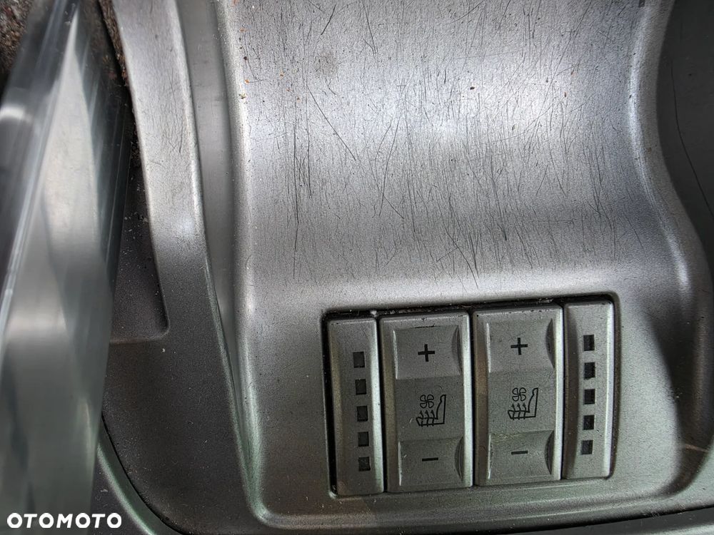Ford S-Max - 14