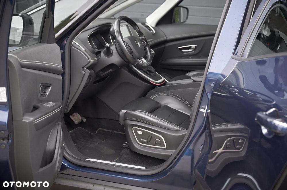 Renault Grand Scenic - 12