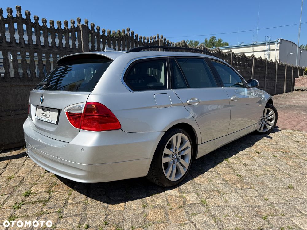 BMW Seria 3 325i - 2
