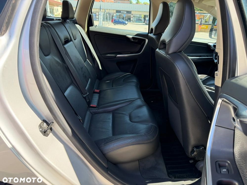 Volvo XC 60 D3 Momentum - 7