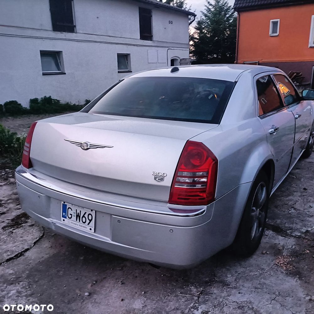 Chrysler 300C 5.7 V8 Hemi - 3