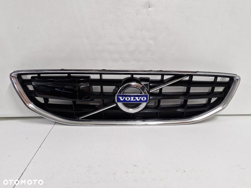 VOLVO V40 2 II GRILL ATRAPA ZDERZAKA PRZÓD PRZEDNIA 31353126 - 1