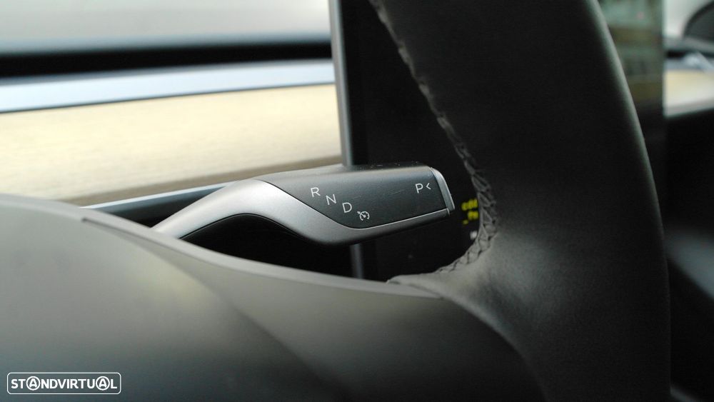 Tesla Model Y Long Range Tração Integral - 37