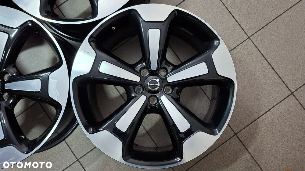 Felgi Aluminiowe 20 Volvo XC 40 5x108 ET 50.5 - 5