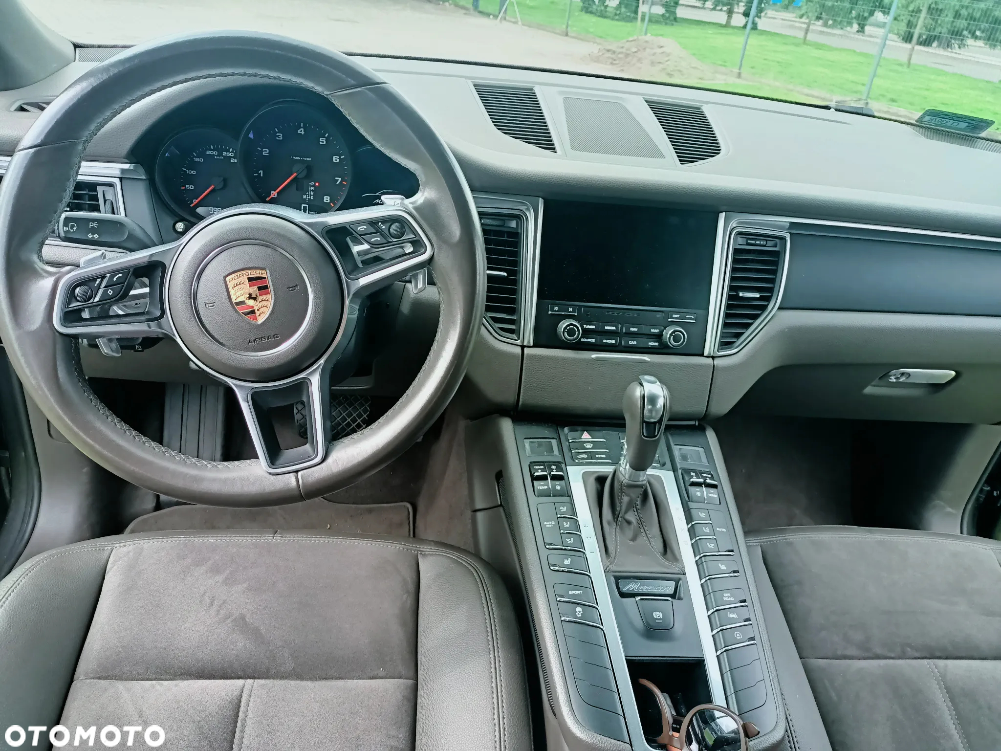 Porsche Macan Standard - 8