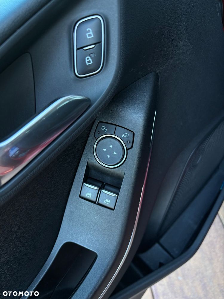 Ford Fiesta 1.1 S&S TITANIUM - 12
