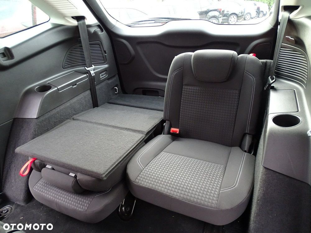 Ford Grand C-MAX - 28