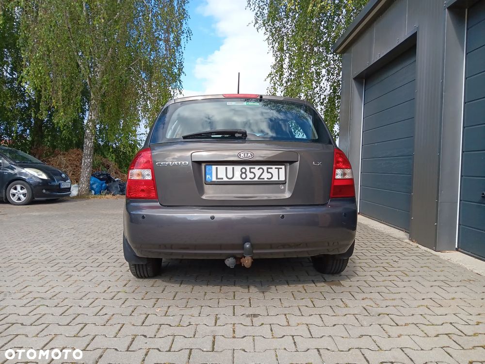 Kia Cerato 1.6 LX / Family - 8