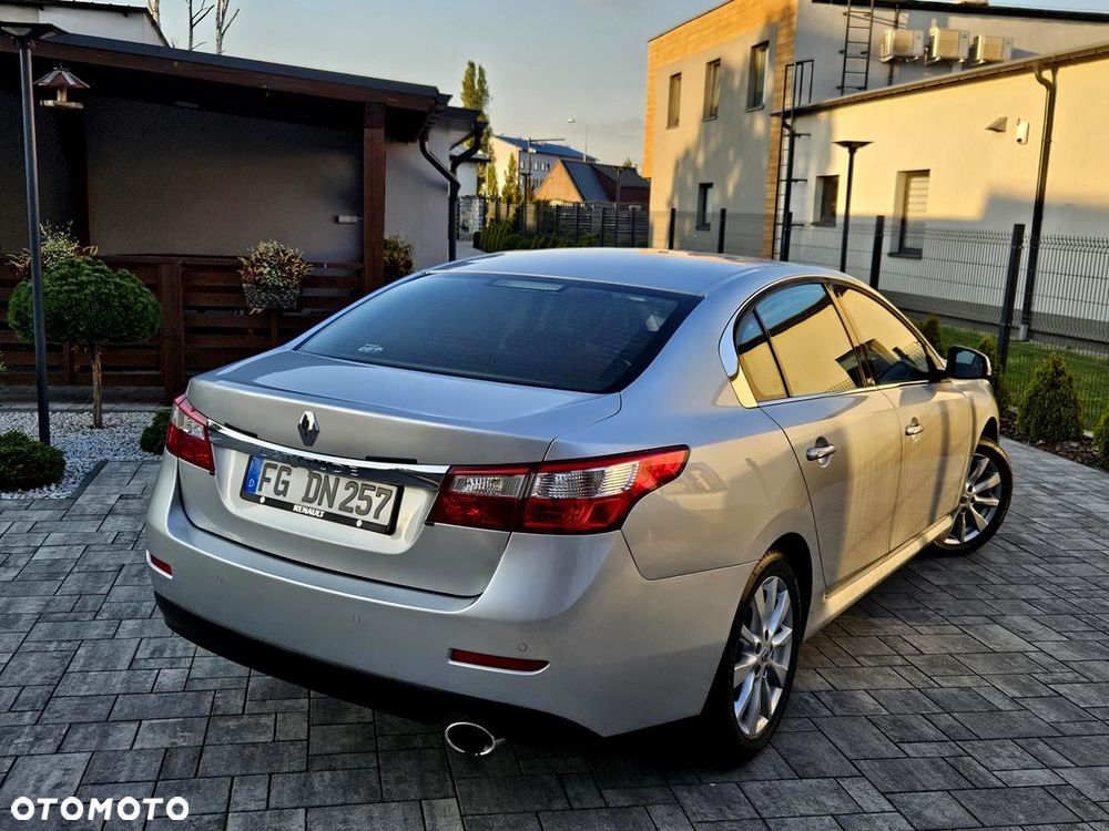 Renault Latitude 2.0 Expression Etanol - 11