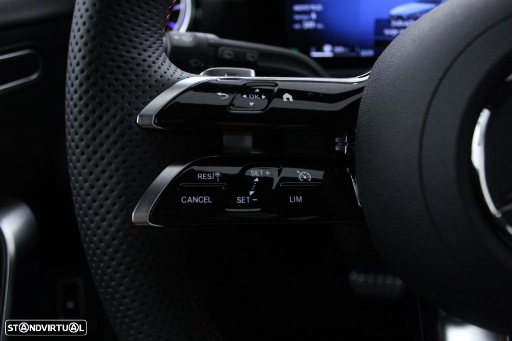 Mercedes-Benz A 250 e AMG Line - 22