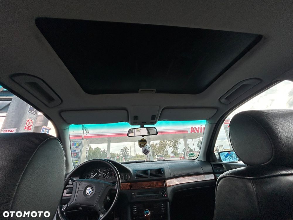 BMW Seria 5 523i - 34