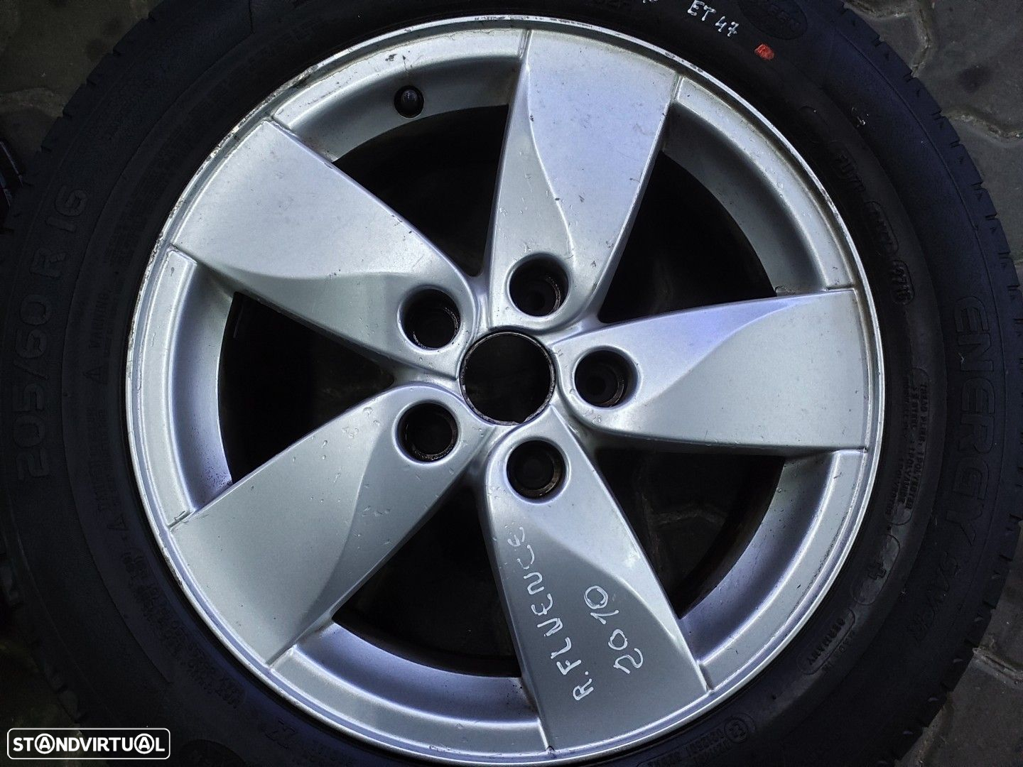 Jantes RENAULT FLUENCE (L3_) R16 Furação 5x114.3 - 2
