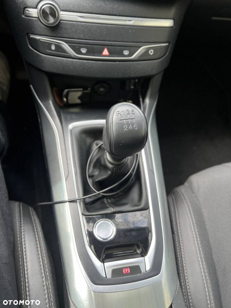 Peugeot 308 BlueHDi FAP 130 Stop & Start Allure Pack - 8