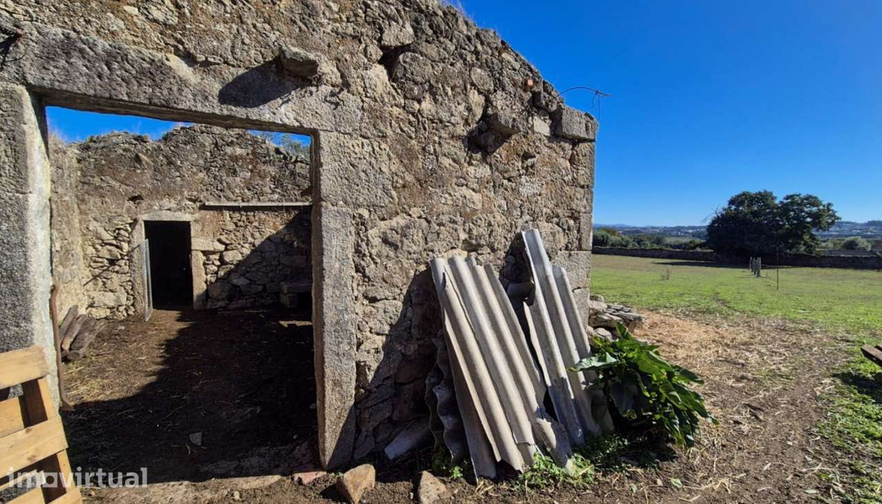 Rústico com projeto aprovado, Santa Marta de Portuzelo. - Grande imagem: 2/33