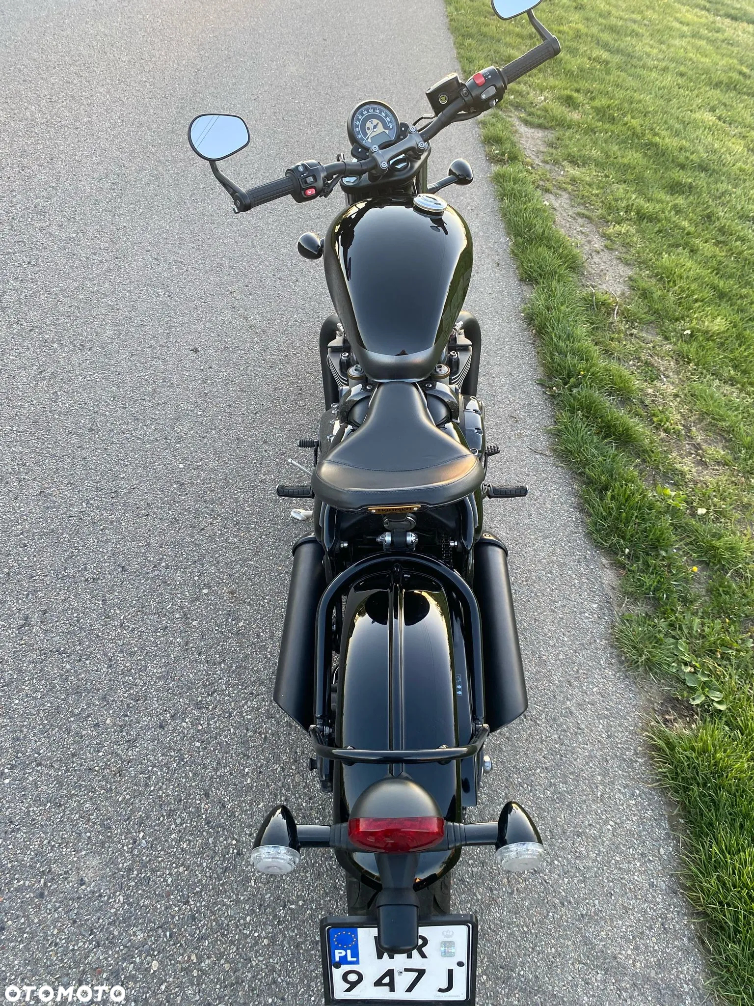 Triumph Bonneville Bobber - 19