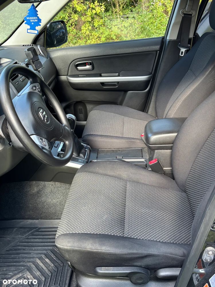 Suzuki Grand Vitara 2.0 Comfort Limited - 18