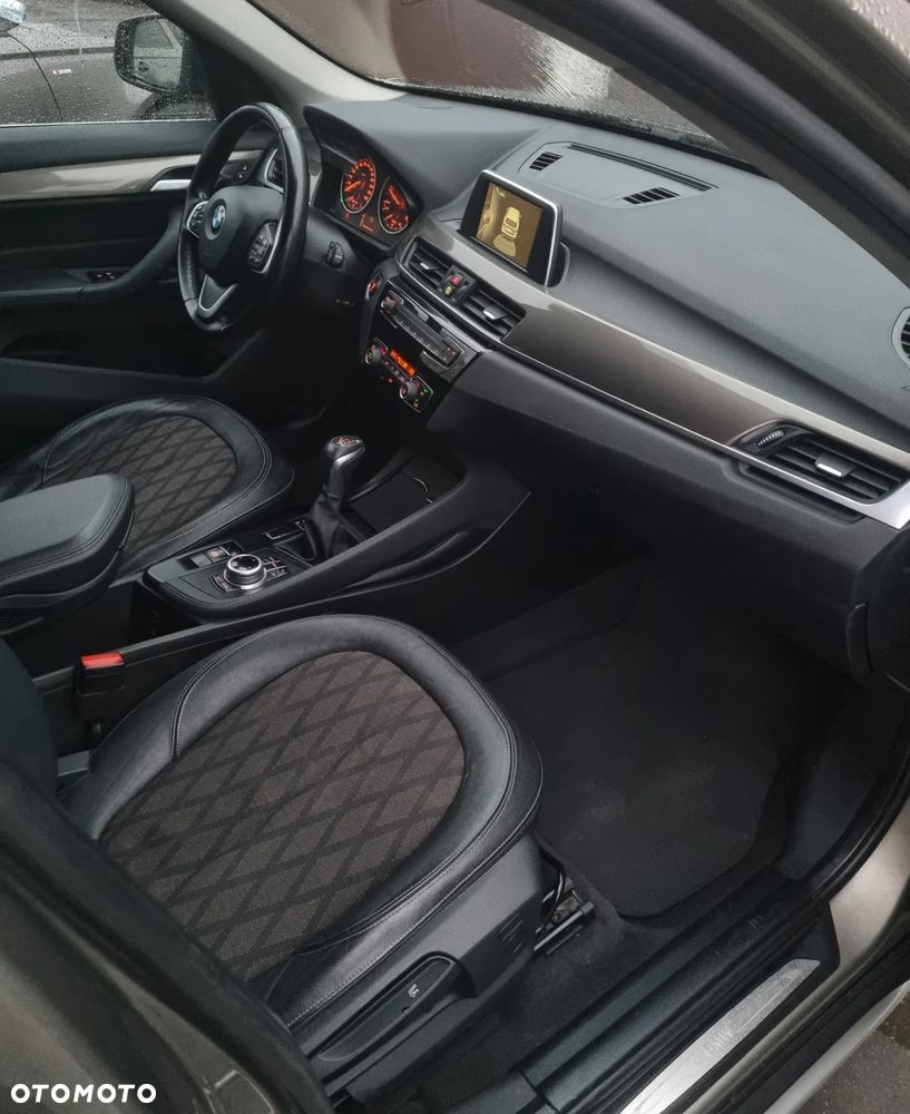 BMW X1 sDrive18d xLine - 17