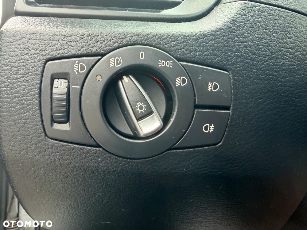 BMW X1 sDrive18d - 17
