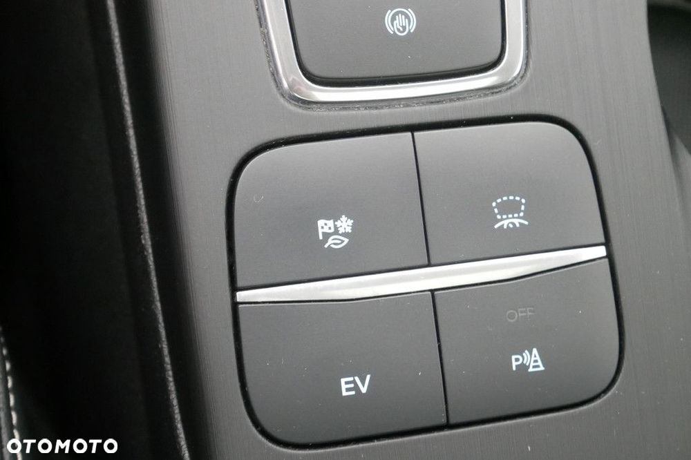 Ford Kuga - 22