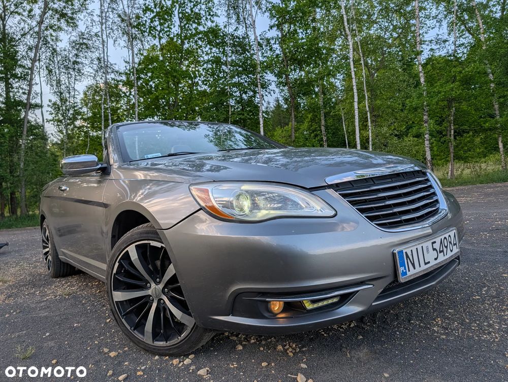 Chrysler 200 - 7
