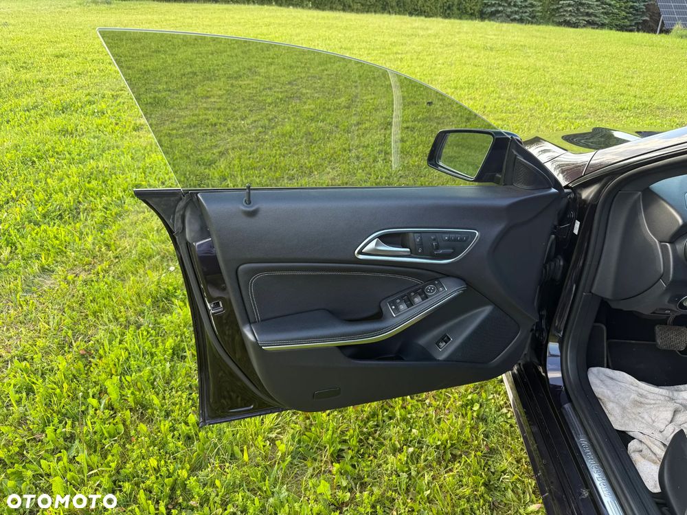 Mercedes-Benz CLA 250 4-Matic AMG Line - 14