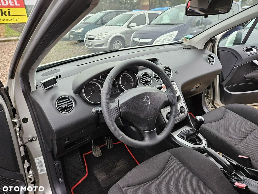 Peugeot 308 - 8