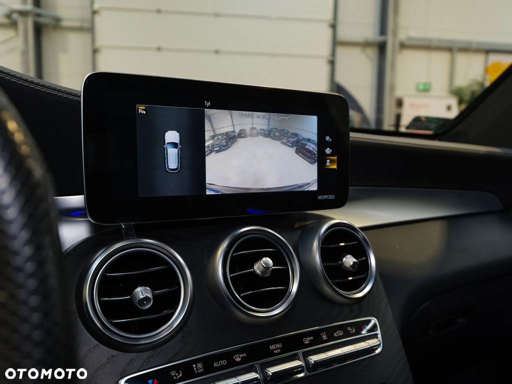 Mercedes-Benz GLC - 25