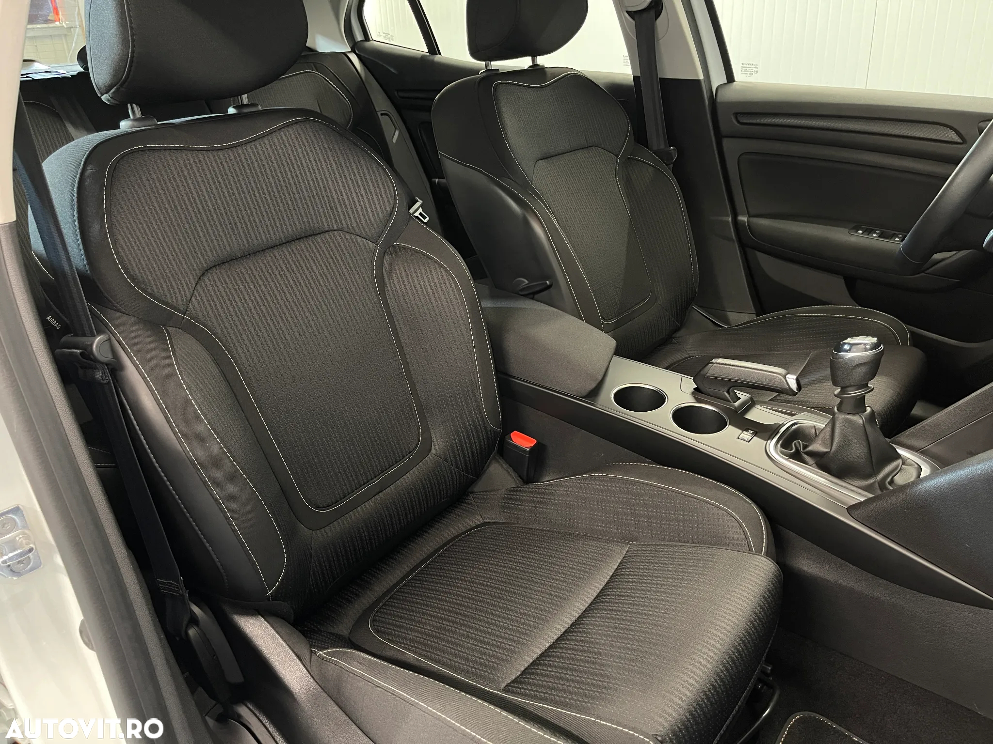 Renault Megane Blue dCi 116 Zen - 9