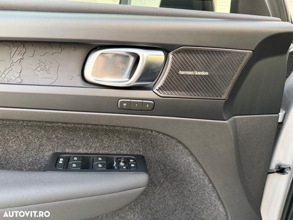 VOLVO XC40 2022 — imagine 10