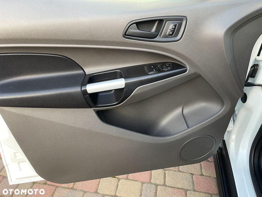 Ford Transit Connect - 19