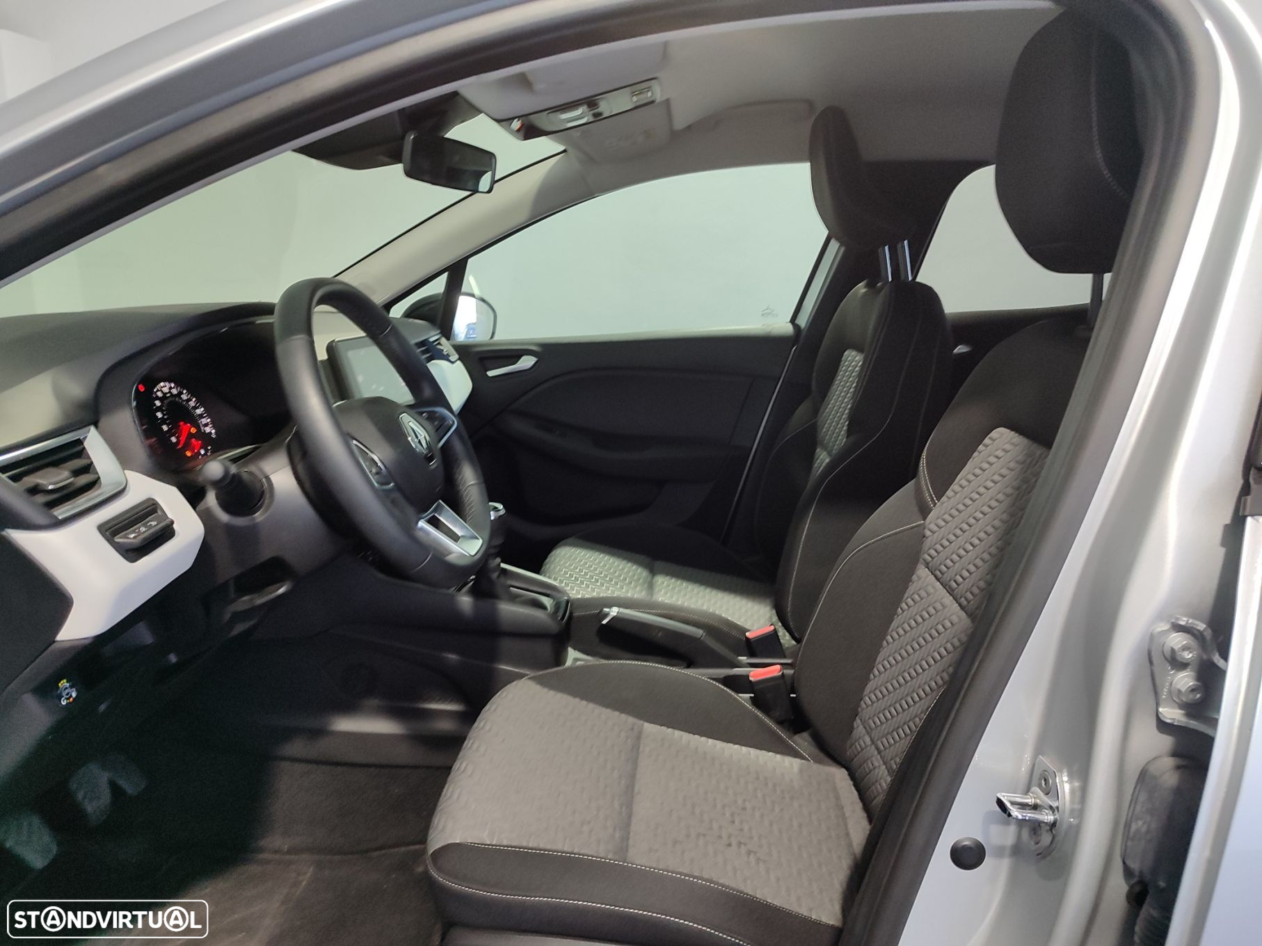 Renault Clio 1.0 TCe Techno Bi-Fuel - 13