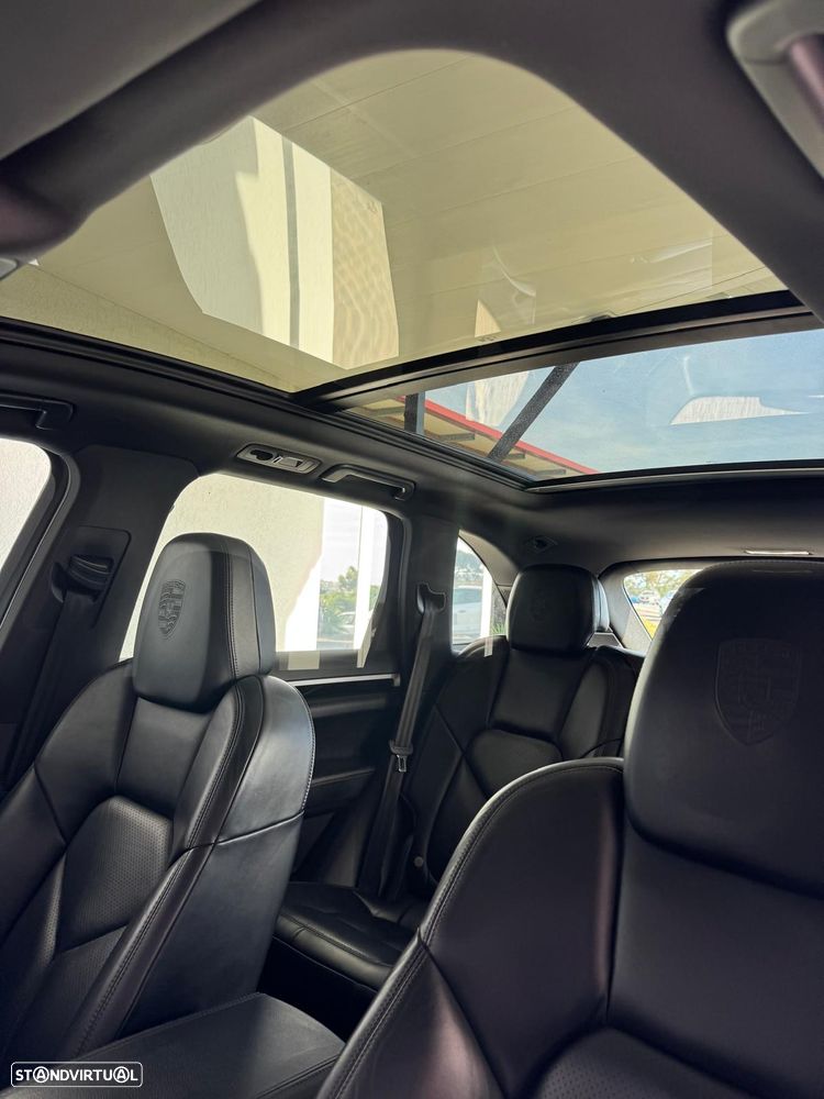 Porsche Cayenne S - 18